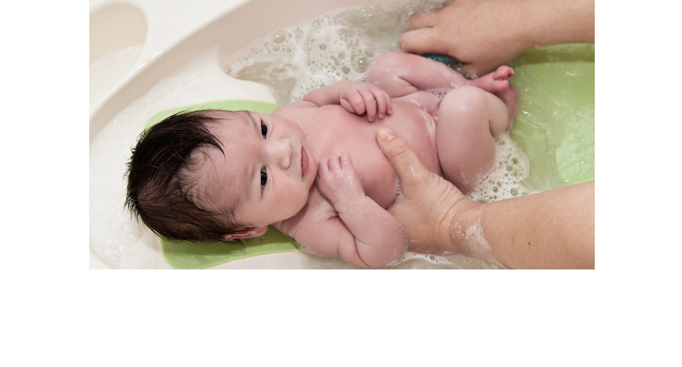 Basics of Baby's First Bath - Step-by-Step Guide – Mama and Peaches