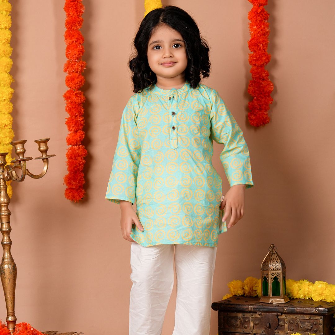 Bright Spiral Kurta Set