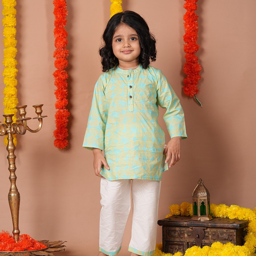 Bright Spiral Kurta Set